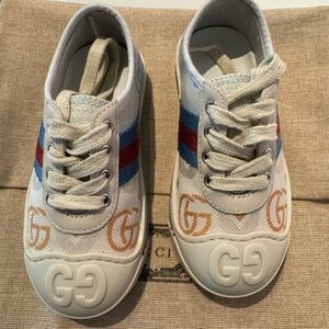 AUTHENTIC New Gucci kids sneaker size 24. Box and dust bag included